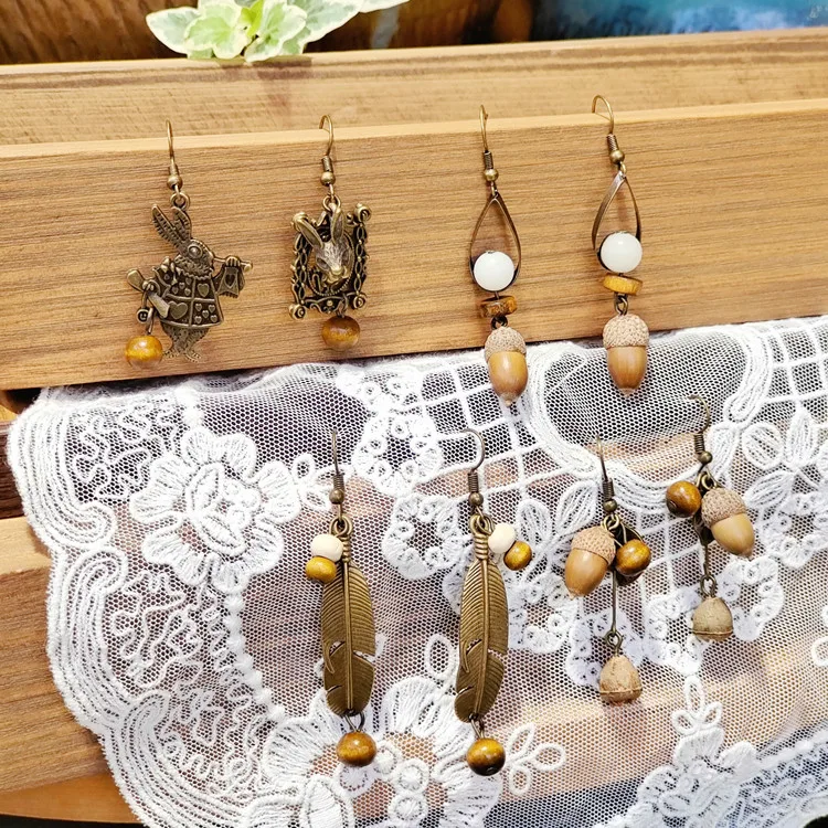 

DEAR-LIFE New European and American retro personality dried fruit hundred creative long wooden acorn earrings fashion earrings