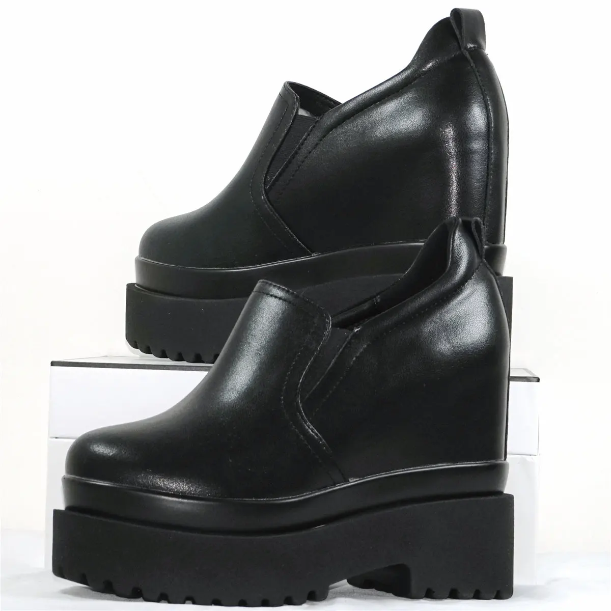 Low Top Fashion Sneakers Women Genuine Leather Wedges High Heel Ankle Boots Female Round Toe Chunky Platform Pumps Casual Shoes
Low Top Fashion Sneakers Women Genuine Leather Wedges High Heel Ankle Boots Female Round Toe Chunky Platform Pumps Casual Shoes