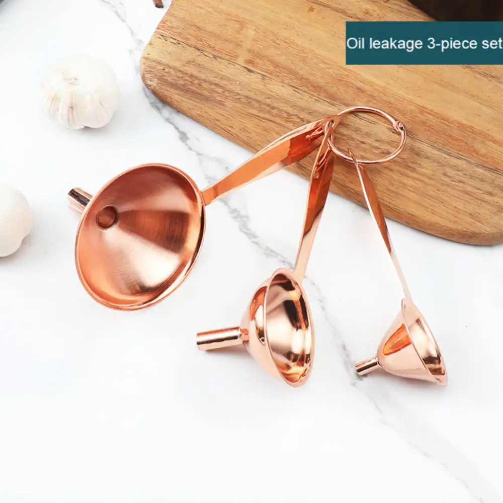 Простая многофункциональная сливная труба из нержавеющей стали, набор из трех предметов с ручкой, конусная воронка, набор кухонных принадлежностей для утечки вина 
Простая многофункциональная сливная труба из нержавеющей стали, набор из трех предметов с ручкой, конусная воронка, набор кухонных принадлежностей для утечки вина