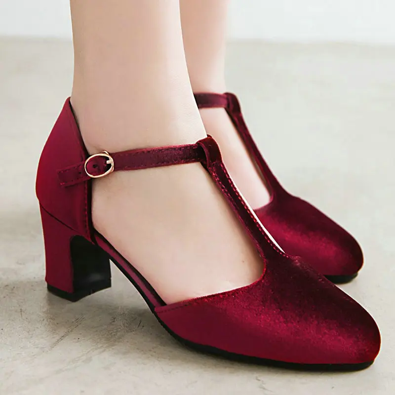 

Summer Close Toe Velour Velvet Soft Material T-strap Green Burgundy Color Mary Janes Med Heels Retro Women Shoes Classic Sandals