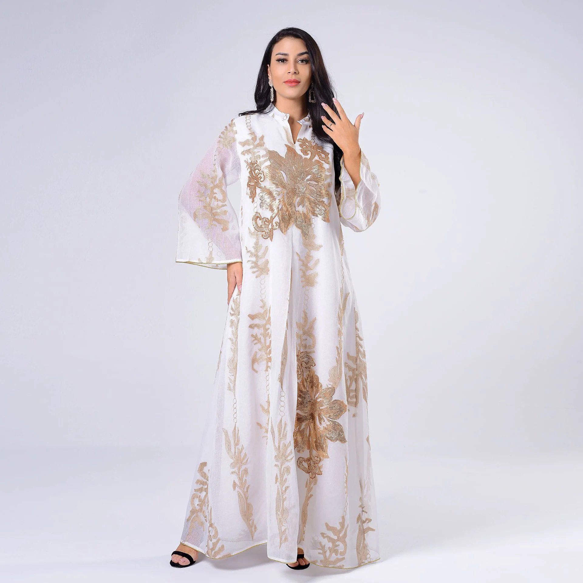 2022 New Muslim Robe Women's Turn, Sequins Decorative Pattern Flowers Golden Beaded Embroidered Yarn Muslim Woman
2022 New Muslim Robe Women's Turn, Sequins Decorative Pattern Flowers Golden Beaded Embroidered Yarn Muslim Woman
