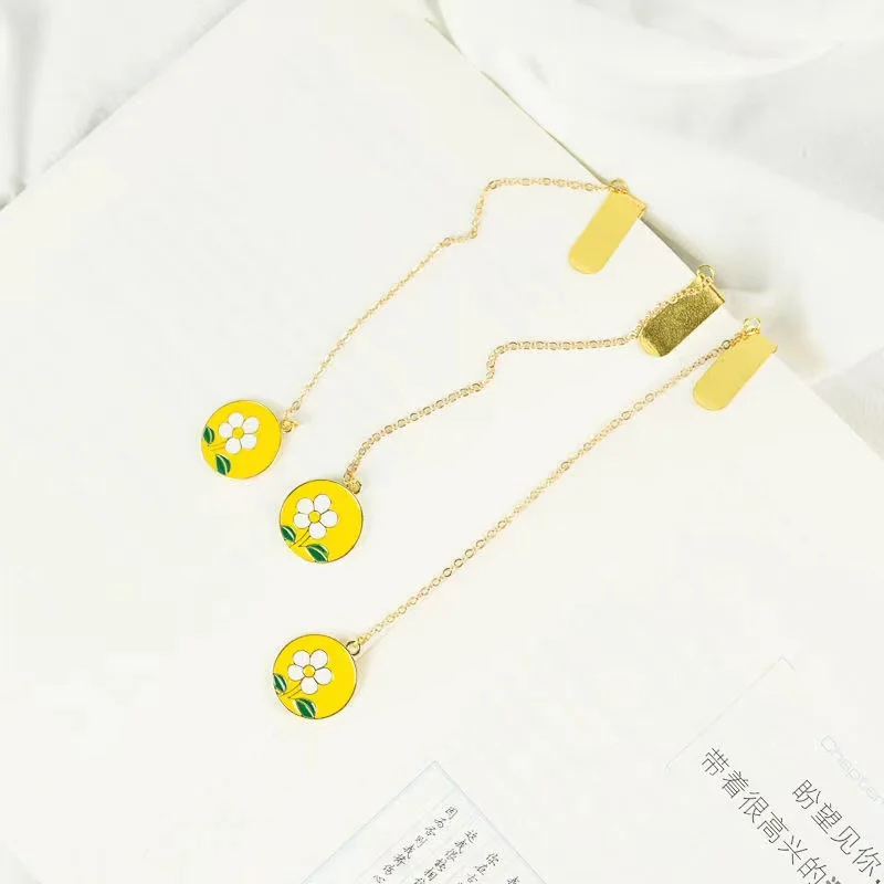 Metal Cute Kawaii Bookmarks Little Yellow Flower Shape Student Stationery Creative Student School Office Christmas Stationery Gi 
Metal Cute Kawaii Bookmarks Little Yellow Flower Shape Student Stationery Creative Student School Office Christmas Stationery Gi