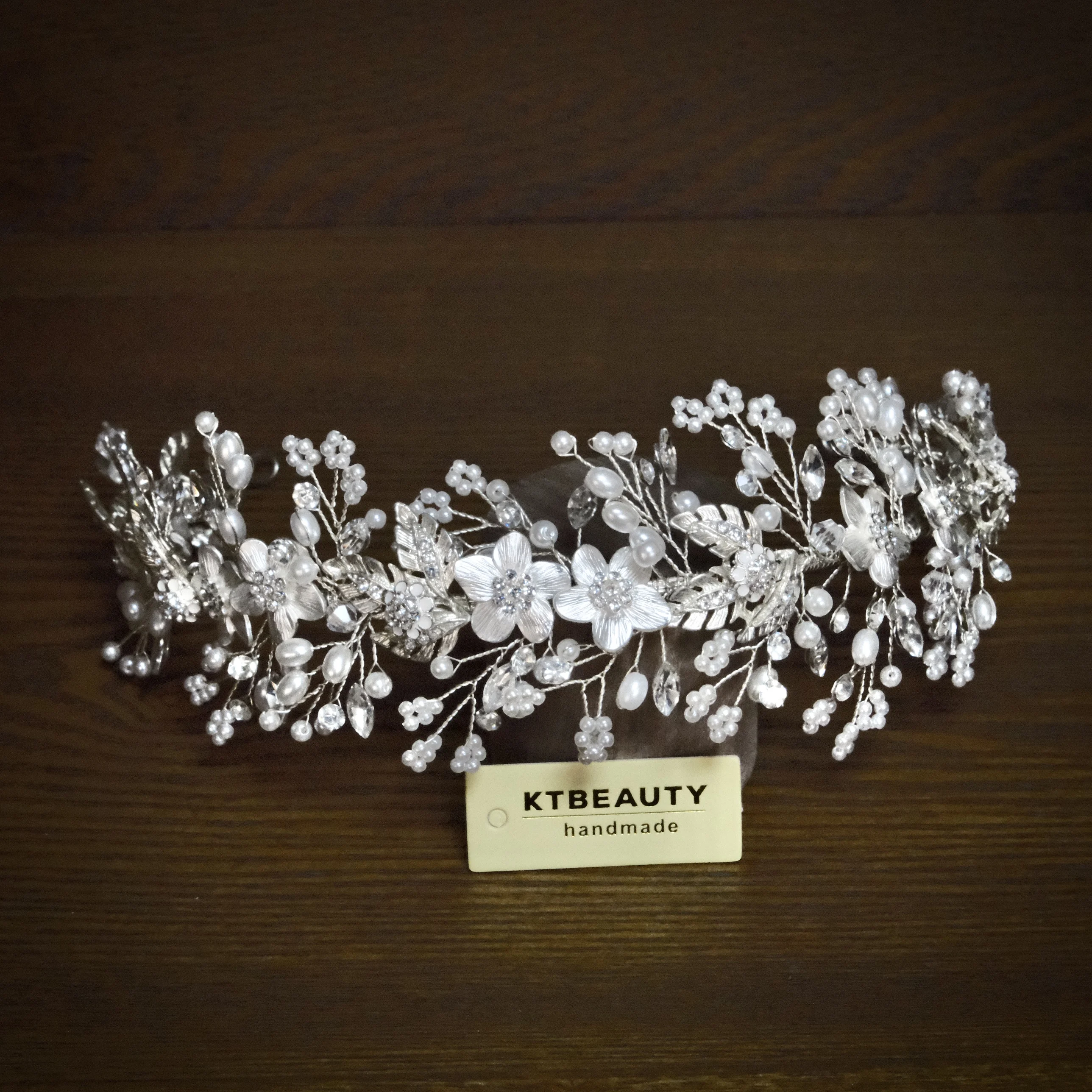 Белый прозрачный аксессуар для волос KTBEAUTY Lucury, Кристальные цветы и листья, диадемы, искусственные короны, свадебные украшения
Белый прозрачный аксессуар для волос KTBEAUTY Lucury, Кристальные цветы и листья, диадемы, искусственные короны, свадебные украшения