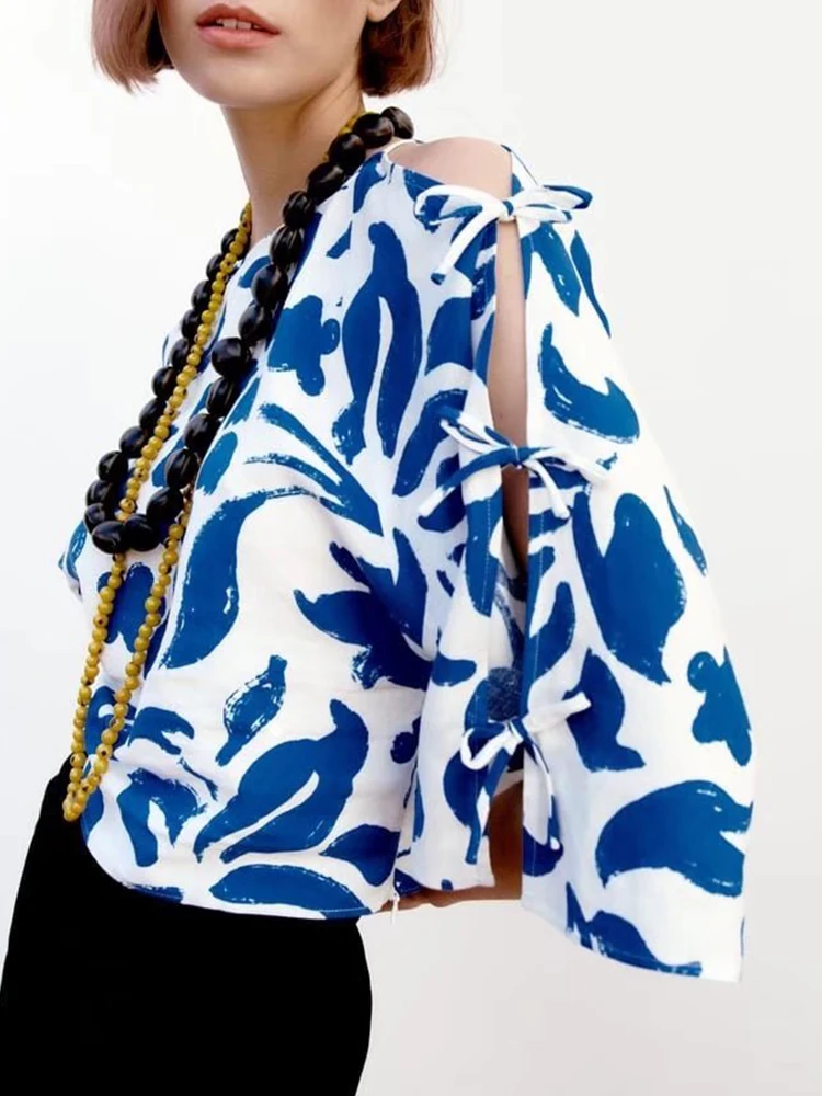 Yiloyka Summer Women Bow Blouse 2022 New Casual Printed Hollow Out Tops Loose Long Sleeve Vintage Fashion O-neck Shirts
Yiloyka Summer Women Bow Blouse 2022 New Casual Printed Hollow Out Tops Loose Long Sleeve Vintage Fashion O-neck Shirts