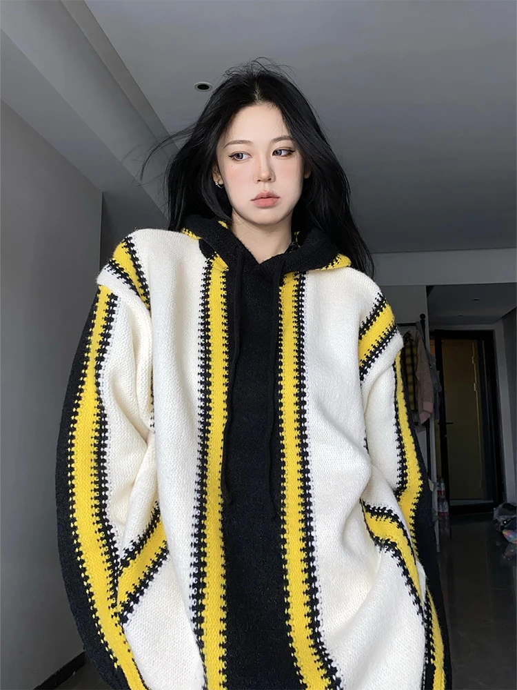 2022 Autumn Winter Women Contrast Color Patchwork Knitwear Lady Hooded Loose Knit Pullover Drawstring Sweater Vintage Oversize
2022 Autumn Winter Women Contrast Color Patchwork Knitwear Lady Hooded Loose Knit Pullover Drawstring Sweater Vintage Oversize