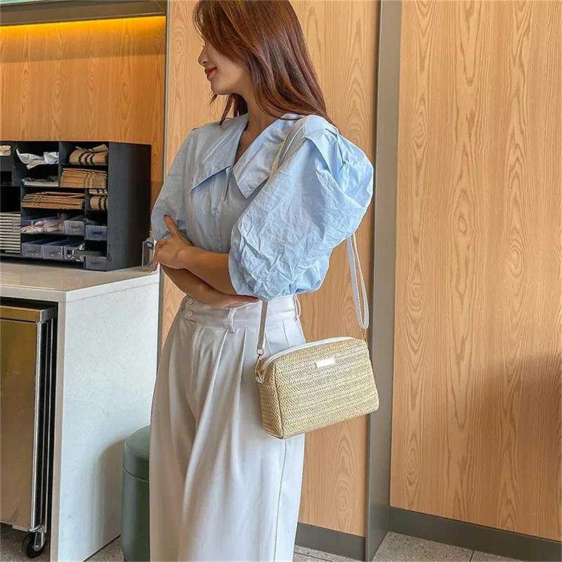 Women Designer Bag One Shoulder Crossbody Bags Fashion Straw Woven Summer Bohemia Beach Bag Small Solid Mobile Phone Coin Purse
Women Designer Bag One Shoulder Crossbody Bags Fashion Straw Woven Summer Bohemia Beach Bag Small Solid Mobile Phone Coin Purse