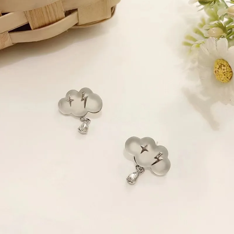 Fashion Sweet Diamond Cloud Stud Earrings For Women Girls Korean Style Aesthetic Earrings Female Charm Temperament Jewelry Gift
Fashion Sweet Diamond Cloud Stud Earrings For Women Girls Korean Style Aesthetic Earrings Female Charm Temperament Jewelry Gift
