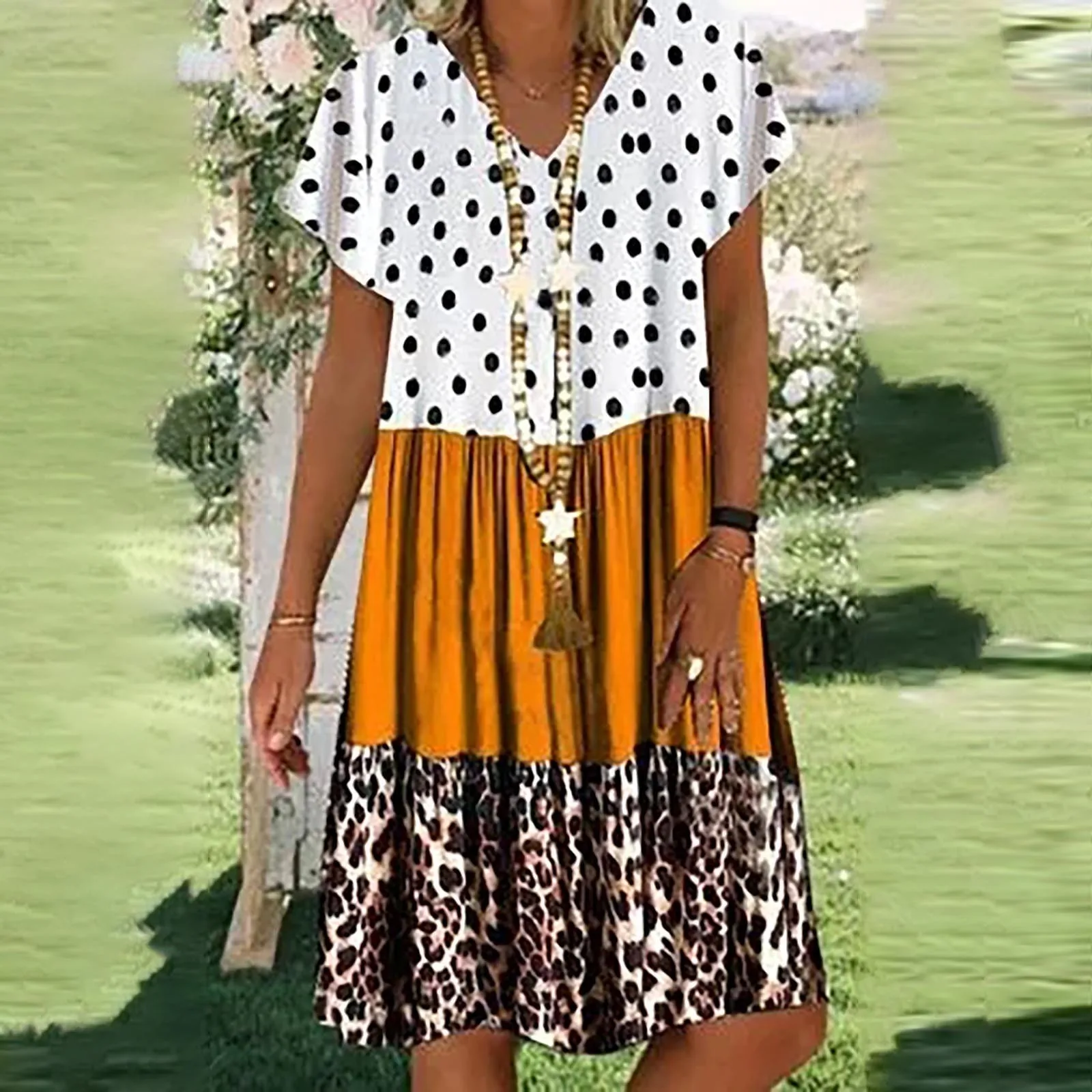 Casual Ruffles Loose V-neck Dress Women Summer Short Sleeve Floral Print Woman Dress 2022 Fashion White Beach Dresses
Casual Ruffles Loose V-neck Dress Women Summer Short Sleeve Floral Print Woman Dress 2022 Fashion White Beach Dresses