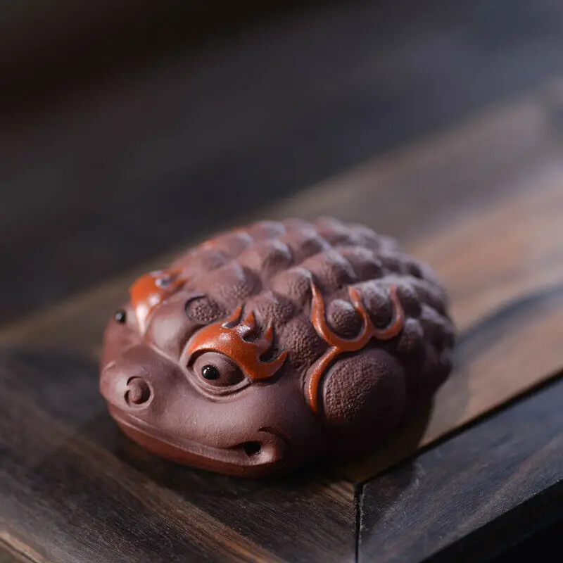 Chinese Yixing Zisha Pottery Purple Clay Animal Golden Toad Pixiu Tea Pet Statue
Chinese Yixing Zisha Pottery Purple Clay Animal Golden Toad Pixiu Tea Pet Statue