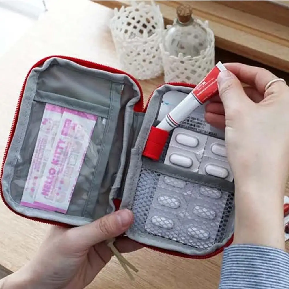 Outdoor First Aid Kit Bag Wide Scope of Application Portable Travel Medicine Package Practical Economy Emergency Organizer
Outdoor First Aid Kit Bag Wide Scope of Application Portable Travel Medicine Package Practical Economy Emergency Organizer
