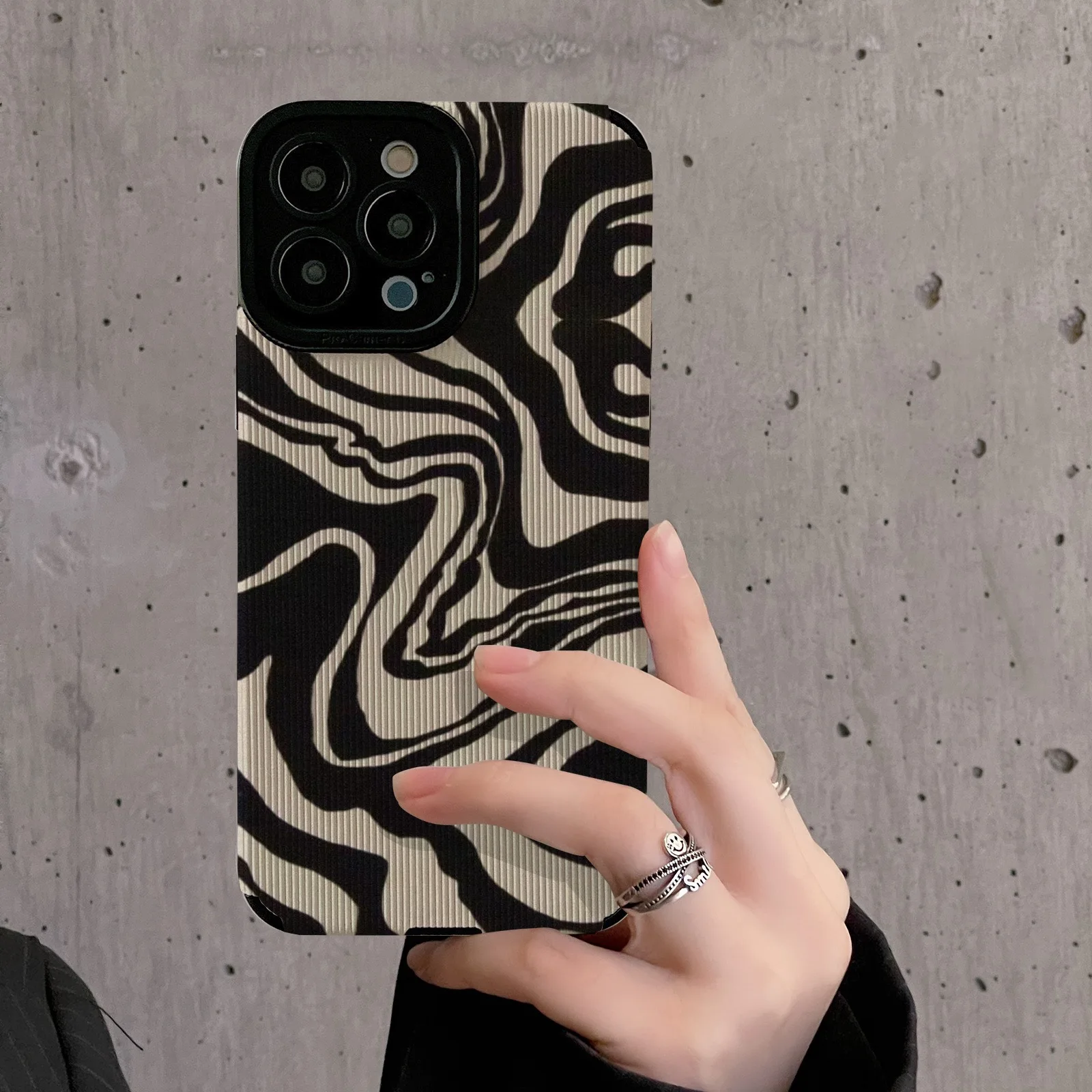 USLION Fashion Zebra Stripe Phone Case For iPhone 14 11 12 13 Pro Max 7 8 Plus X XS XR Shockproof Soft Silicone Case Back Cover
USLION Fashion Zebra Stripe Phone Case For iPhone 14 11 12 13 Pro Max 7 8 Plus X XS XR Shockproof Soft Silicone Case Back Cover