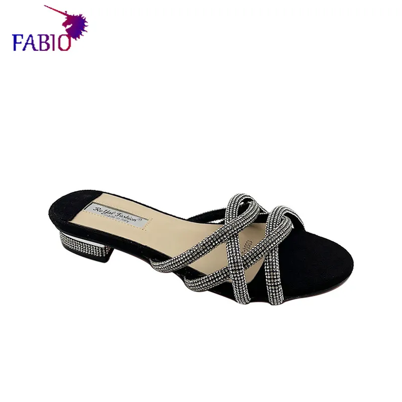 European and American women's fashion elegant mature summer slippers diamond with comfortable open-toed women's slippers
European and American women's fashion elegant mature summer slippers diamond with comfortable open-toed women's slippers