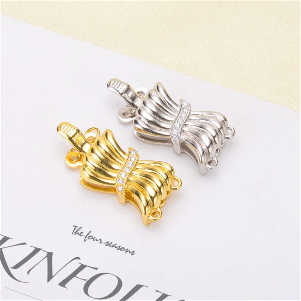 S925 sterling silver single row button double row natural pearl necklace bracelet K gold version buckle 
S925 sterling silver single row button double row natural pearl necklace bracelet K gold version buckle