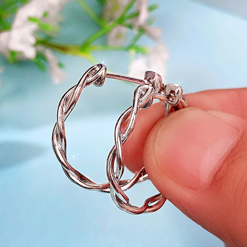 Huitan Fancy Cross Design Hoop Earrings for Women Metal Silver Plated Simple and Elegant Girls Circle Earrings Fashion Jewelry
Huitan Fancy Cross Design Hoop Earrings for Women Metal Silver Plated Simple and Elegant Girls Circle Earrings Fashion Jewelry