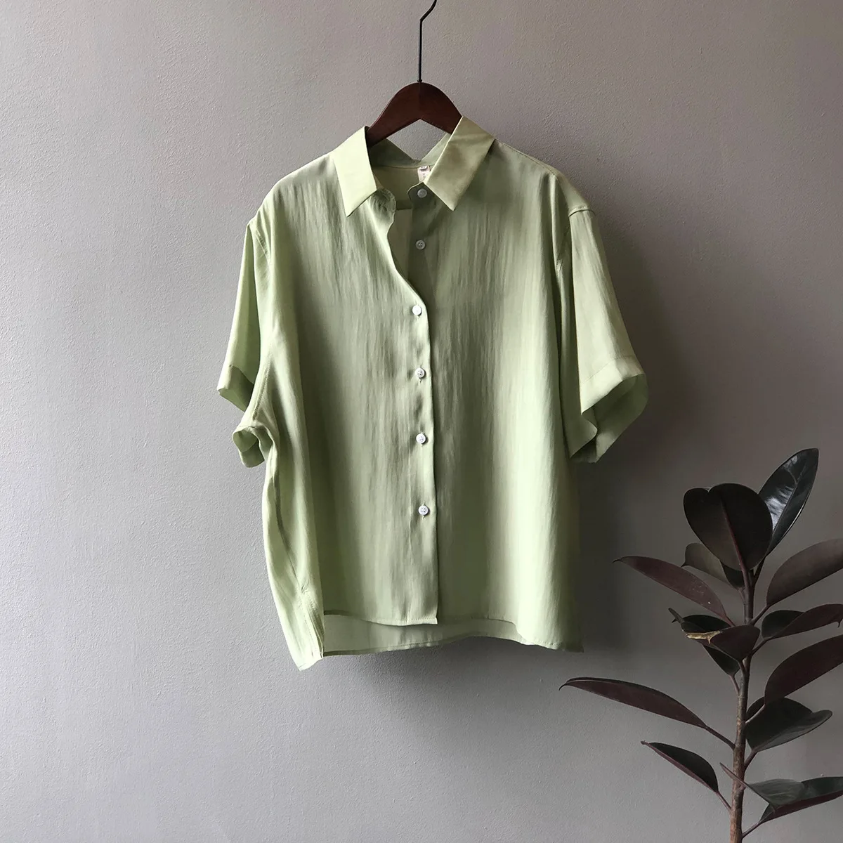 SuperAen Solid All Match Short Sleeve Turn Down Collar Shirt Female 2022 Summer New Loose Slim Tops
SuperAen Solid All Match Short Sleeve Turn Down Collar Shirt Female 2022 Summer New Loose Slim Tops