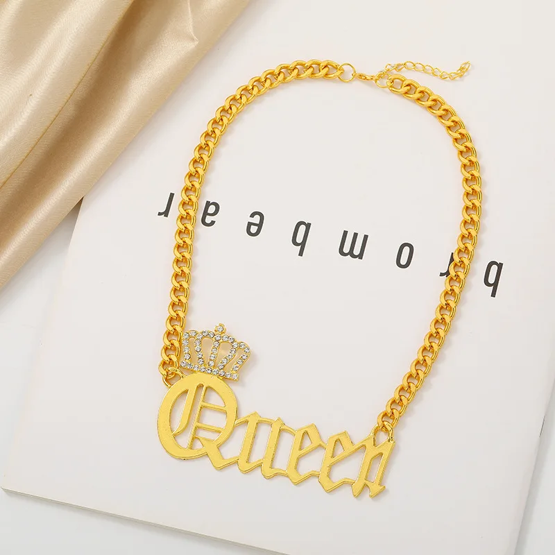 New 2022 Golden Crown English Young Queen Inlaid Zircon Queen Pendant Necklace Hip Hop Exaggerated Necklace
New 2022 Golden Crown English Young Queen Inlaid Zircon Queen Pendant Necklace Hip Hop Exaggerated Necklace