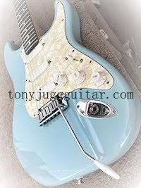 Custom seye Maple Neck Sonic Blue ST Electirc Guitar White Mother Of Pearl Pickguard, Rosewood Fretboard, Tremolo Tailpiece
Custom seye Maple Neck Sonic Blue ST Electirc Guitar White Mother Of Pearl Pickguard, Rosewood Fretboard, Tremolo Tailpiece