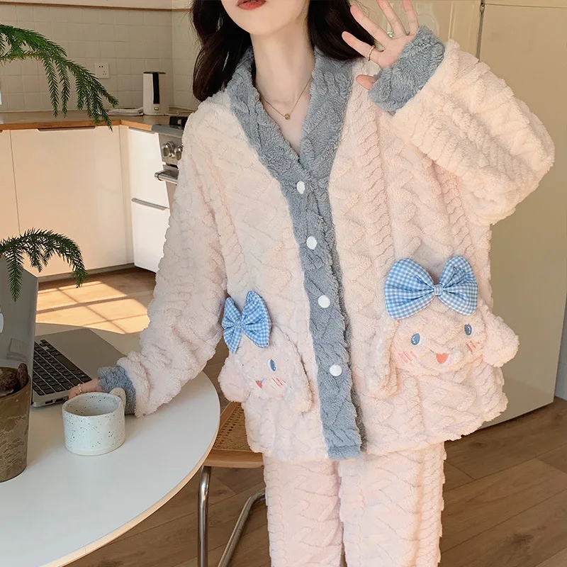 Sanrioed Cinnamoroll Kuromi Мультяшные плюшевые пижамы ins сердце для девочек кавайная мебель теплый коралловый плюшевый пижамный комплект праздничные ...
Sanrioed Cinnamoroll Kuromi Мультяшные плюшевые пижамы ins сердце для девочек кавайная мебель теплый коралловый плюшевый пижамный комплект праздничные ...