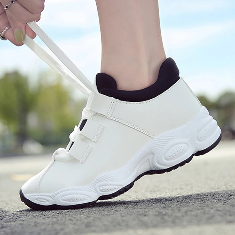 YUDX Весенняя Новая женская обувь на толстой подошве модные Универсальные кроссовки Повседневная Уличная обувь для бега
YUDX Весенняя Новая женская обувь на толстой подошве модные Универсальные кроссовки Повседневная Уличная обувь для бега