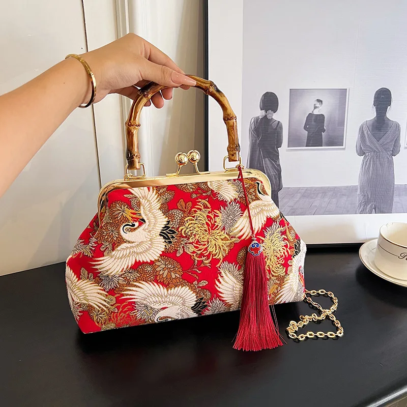 China-Chic Style Light Luxury Embroidery Cheongsam Bag Female Elite Elegant Handbag Ancient Style Small Bag Handheld Banquet Bag
China-Chic Style Light Luxury Embroidery Cheongsam Bag Female Elite Elegant Handbag Ancient Style Small Bag Handheld Banquet Bag