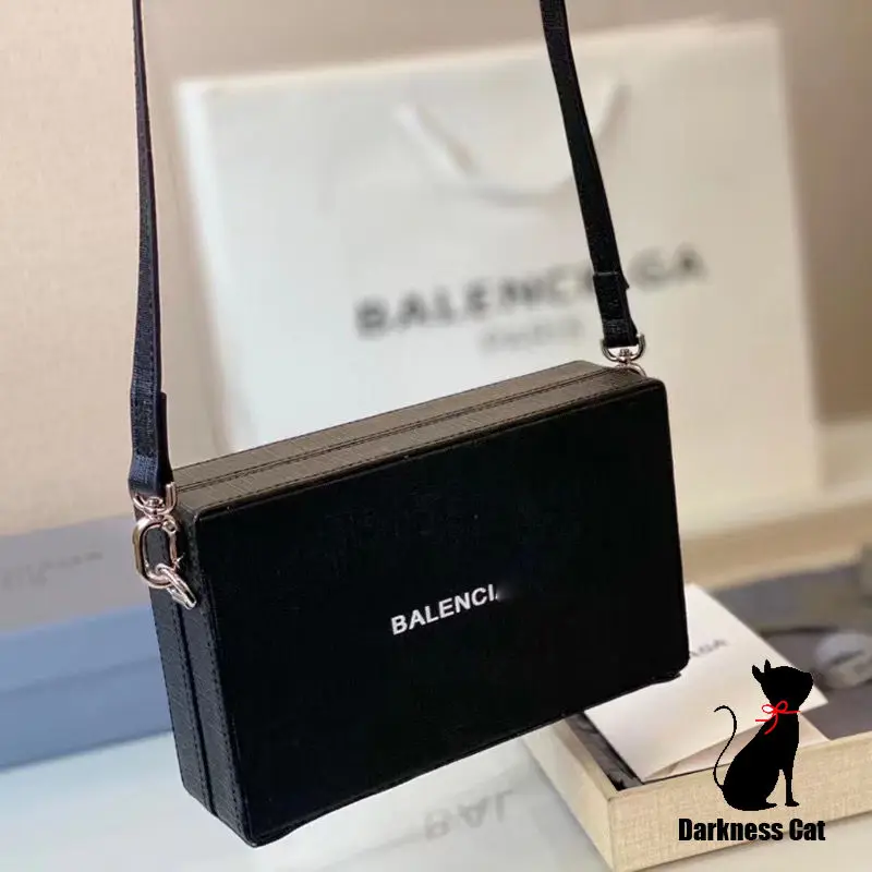 Luxury Handbag Women's 2022 New Box Bag Shape Style Multi-purpose Shoulder Messenger Tide Bag Youth Women's Backpack
Luxury Handbag Women's 2022 New Box Bag Shape Style Multi-purpose Shoulder Messenger Tide Bag Youth Women's Backpack