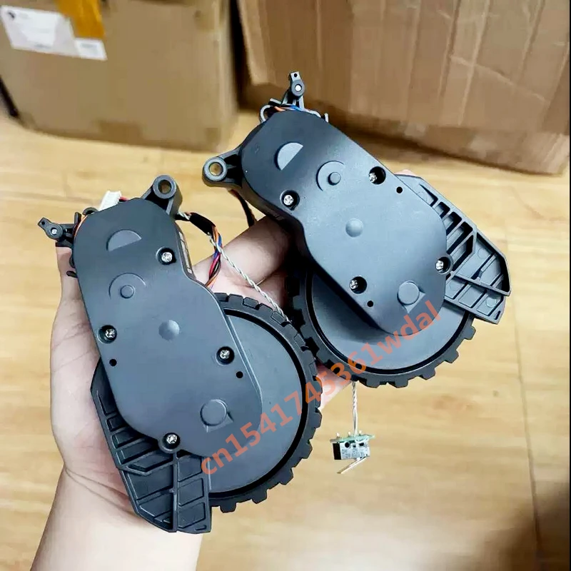 Robot Right Wheel Left Wheel for Roborock S60 Pure S65 Pure S65 MaxV Robotic Vacuum Cleaner Spare Parts Accessories Replacement
Robot Right Wheel Left Wheel for Roborock S60 Pure S65 Pure S65 MaxV Robotic Vacuum Cleaner Spare Parts Accessories Replacement