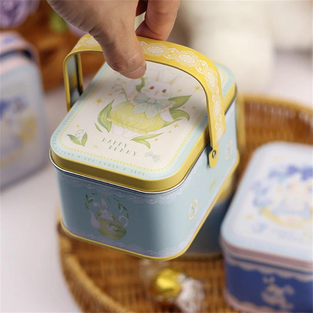 Жестяная коробка для конфет с кроликом
Жестяная коробка для конфет с кроликом