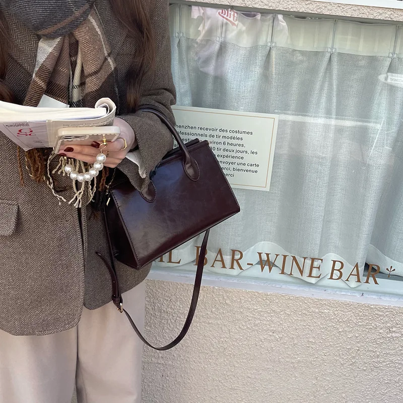 2022 New women's bag large handbag Single Shoulder Messenger fashion ladies shoulder bag large capacity leisure B138
2022 New women's bag large handbag Single Shoulder Messenger fashion ladies shoulder bag large capacity leisure B138