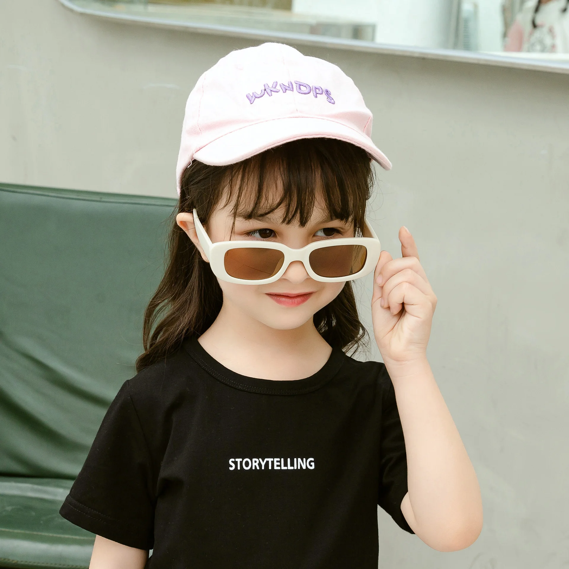Sunglasses frame spring small new children's anti ultraviolet sunglasses trendy street photo show
Sunglasses frame spring small new children's anti ultraviolet sunglasses trendy street photo show