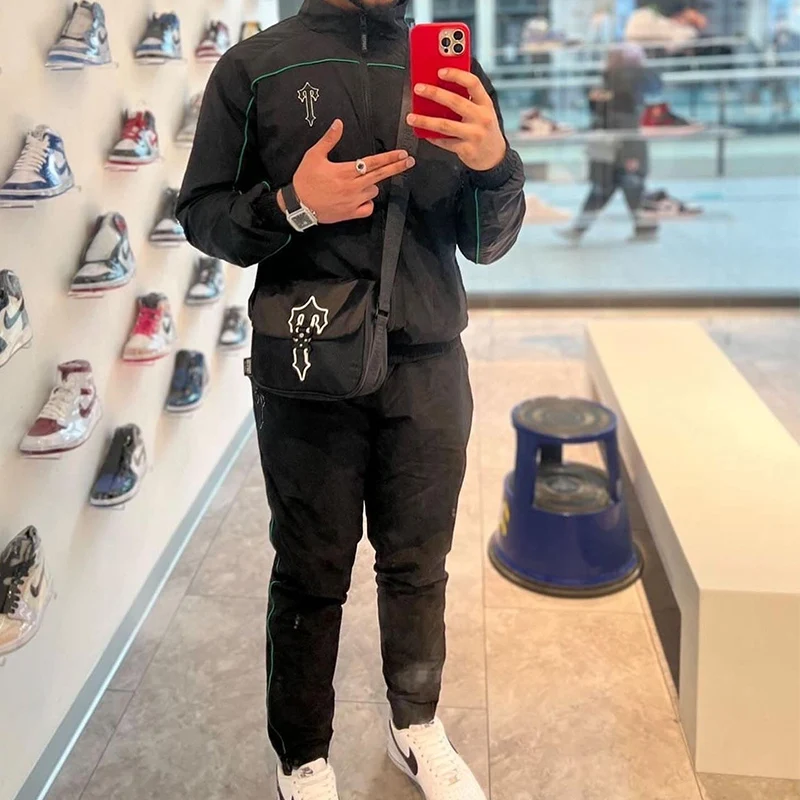 High Street Men Fashion Quality Embroidery Sweatshirts Jogging Suit Trapstar Jacket Zipper Arched Patchwork Shell Set Tracksuit
High Street Men Fashion Quality Embroidery Sweatshirts Jogging Suit Trapstar Jacket Zipper Arched Patchwork Shell Set Tracksuit