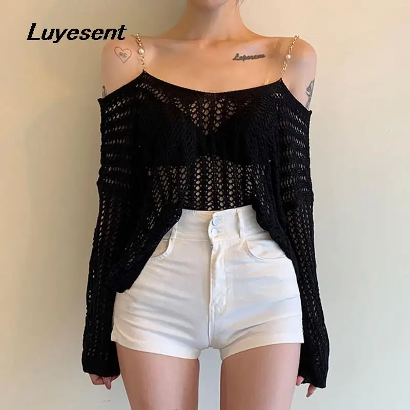 Gothic Women Sexy Long Sleeve Knit T Shirt Female Off Shoulder Strap Hollow Thin Knitted T-shirts Mujer Backless Black White Top
Gothic Women Sexy Long Sleeve Knit T Shirt Female Off Shoulder Strap Hollow Thin Knitted T-shirts Mujer Backless Black White Top