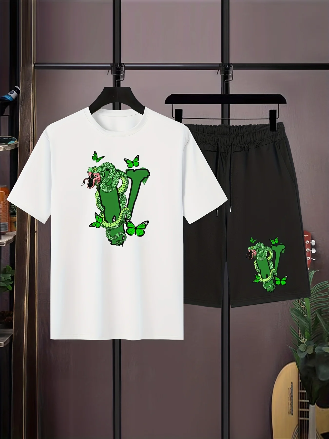 Letter V With Snake & Butterfly Pattern Print Men's 2 Pieces Outfits, Round Neck Short Sleeve Oversized Loose Clothing Plu
Letter V With Snake & Butterfly Pattern Print Men's 2 Pieces Outfits, Round Neck Short Sleeve Oversized Loose Clothing Plu