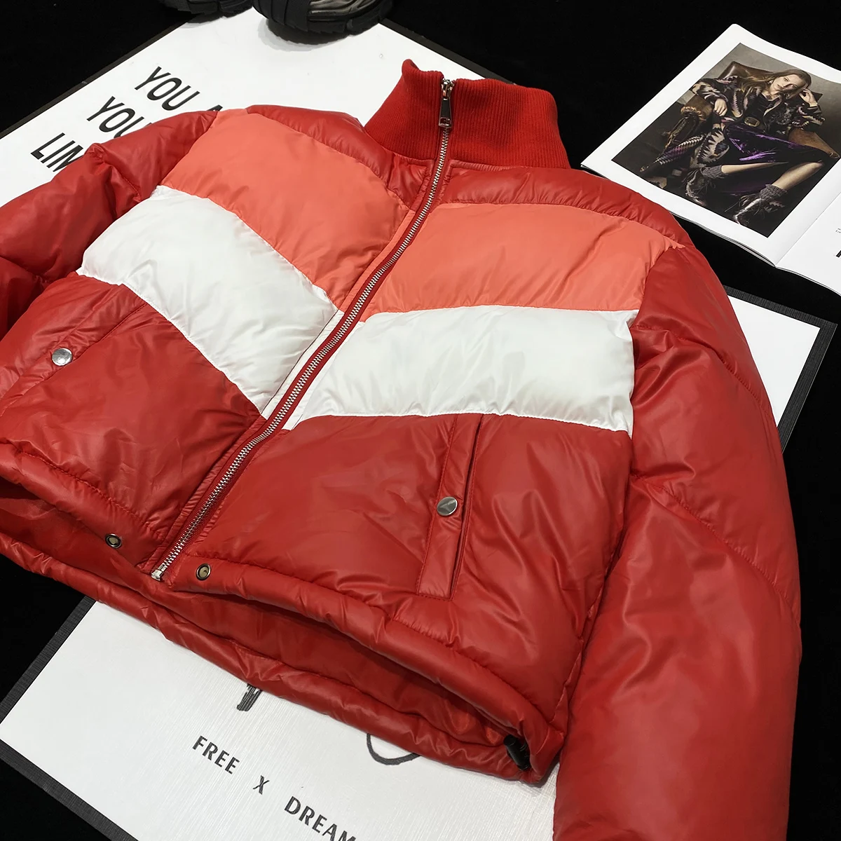 YOZOU Design Red Winter Short Coat Patchwork Zip Up Quilted Jackets Oversize Striped Cropped Winter Puffer Jacket Parka Women
YOZOU Design Red Winter Short Coat Patchwork Zip Up Quilted Jackets Oversize Striped Cropped Winter Puffer Jacket Parka Women