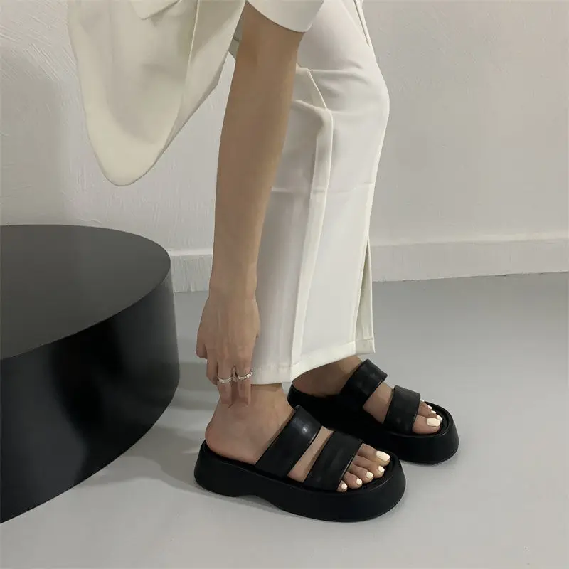 Casual Outdoor Wear Slippers Women Summer 2022 New Korean Loose Cake Thick Bottom Height Comfortable Platform Slippers Women
Casual Outdoor Wear Slippers Women Summer 2022 New Korean Loose Cake Thick Bottom Height Comfortable Platform Slippers Women