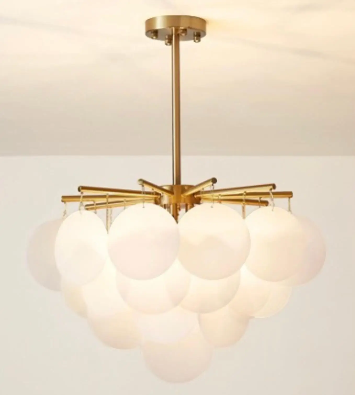 Стеклянные подвесные светильники
Стеклянные подвесные светильники