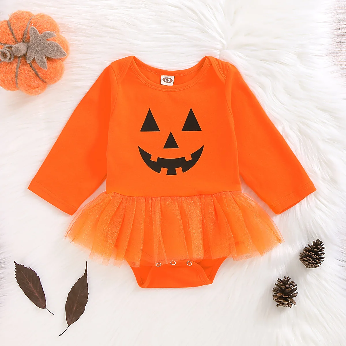 Infant spring and autumn models 2022 new fashion baby girl Halloween print triangle romper
Infant spring and autumn models 2022 new fashion baby girl Halloween print triangle romper