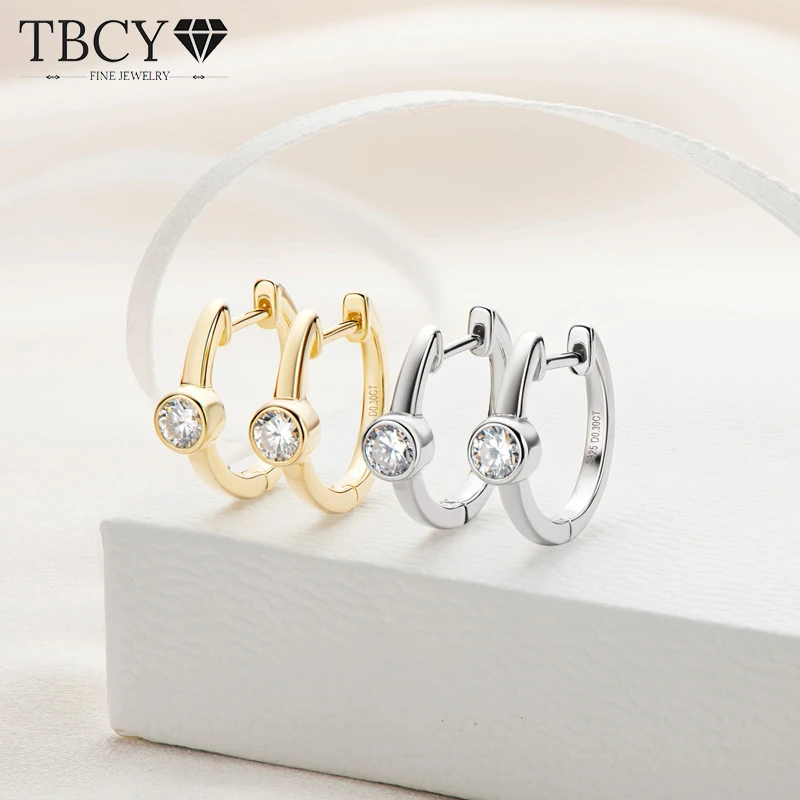 TBCYD 4mm Round Cut Moissanite Hoop Earrings For Women 925 Sterling Silver 18K Gold Plated Ear Clips Luxury Wedding Jewelry Gift
TBCYD 4mm Round Cut Moissanite Hoop Earrings For Women 925 Sterling Silver 18K Gold Plated Ear Clips Luxury Wedding Jewelry Gift