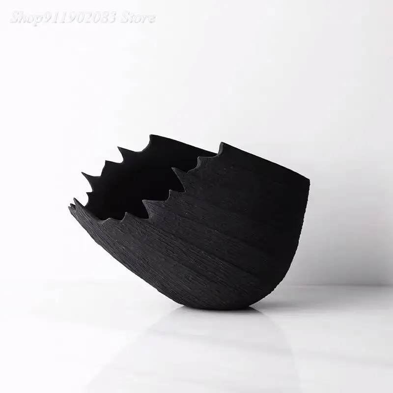 Frosted Texture Ceramic Vase Circular Flower Pot Stripe Pattern Black and White Flowerpot Home Decoration Terrarium Vases Pots 
Frosted Texture Ceramic Vase Circular Flower Pot Stripe Pattern Black and White Flowerpot Home Decoration Terrarium Vases Pots