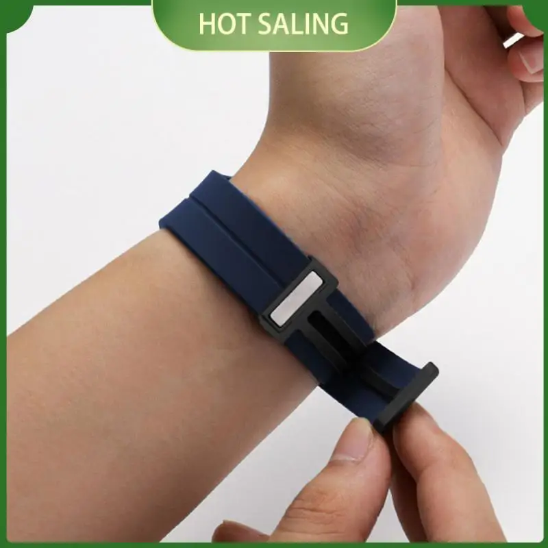 

Replacement Wristband Suitable For ApplewatchS8/7/6/5/SE/Ultra Apple Silicone Adjustable Magnetic Folding Buckle Watch Strap