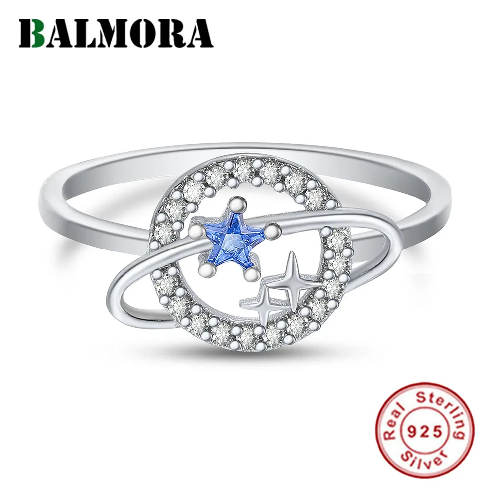BALMORA S925 Серебряные кольца с синей звездой планетой для женщин и девушек Красочные циркониевые полые планеты охватывающие звезды кольцо юве...
BALMORA S925 Серебряные кольца с синей звездой планетой для женщин и девушек Красочные циркониевые полые планеты охватывающие звезды кольцо юве...