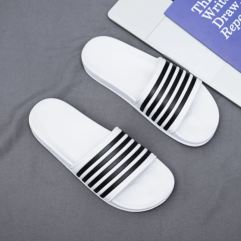 2022 Summer Men's Sandals Home Slippers Fashion Lightweight Comfortable Beach Shoes Man Wear-resistant Casual Outdoor Slipper
2022 Summer Men's Sandals Home Slippers Fashion Lightweight Comfortable Beach Shoes Man Wear-resistant Casual Outdoor Slipper