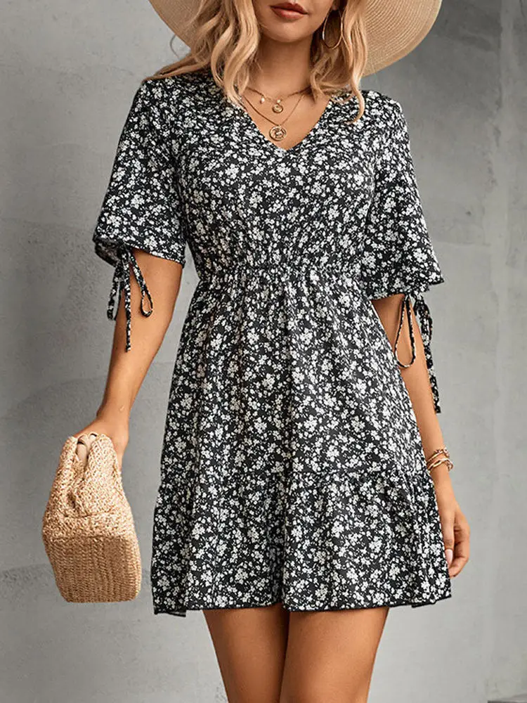 2022 Summer Floral Dress Women V Neck Ruffle Party Dresses Ladies Boho Mini Short Dress A Line Hollow Out
2022 Summer Floral Dress Women V Neck Ruffle Party Dresses Ladies Boho Mini Short Dress A Line Hollow Out
