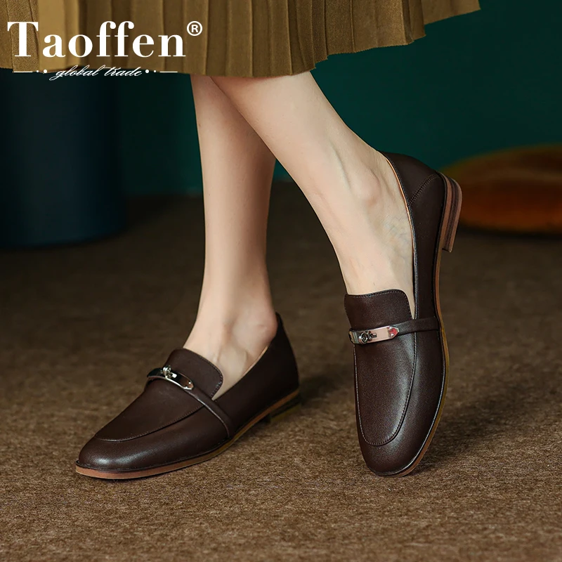 

Taoffen Retro Women's Shoes Slip on Metal Decoration Round Toe Square Heel Pumps Soft High Quality Genuine Leather Commute Pumps