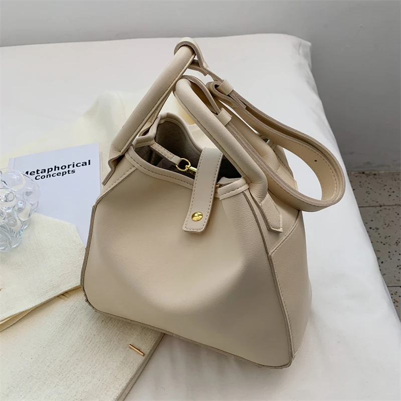 Fashion Women's Shoulder Bag Tote Bags Purses and Handbags Luxury Designer Messenger Bag High Quality Leather Brand Female Bag
Fashion Women's Shoulder Bag Tote Bags Purses and Handbags Luxury Designer Messenger Bag High Quality Leather Brand Female Bag