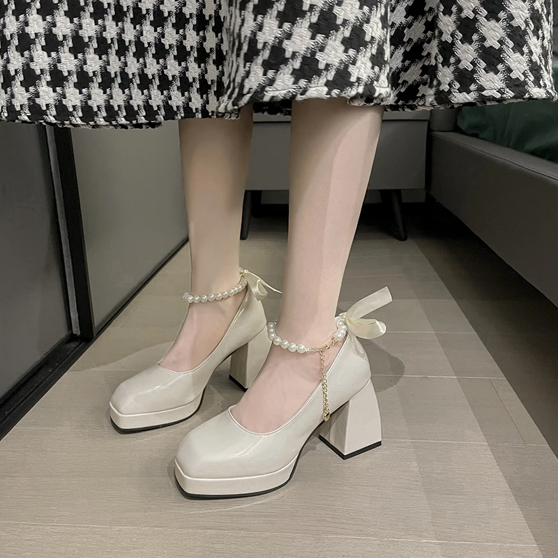 Shoes for Women 2022 Summer New Fashion Beaded Bow Tie High Heels Women's All-match Open Toe Sandals Mary Jane Chunky Heels
Shoes for Women 2022 Summer New Fashion Beaded Bow Tie High Heels Women's All-match Open Toe Sandals Mary Jane Chunky Heels