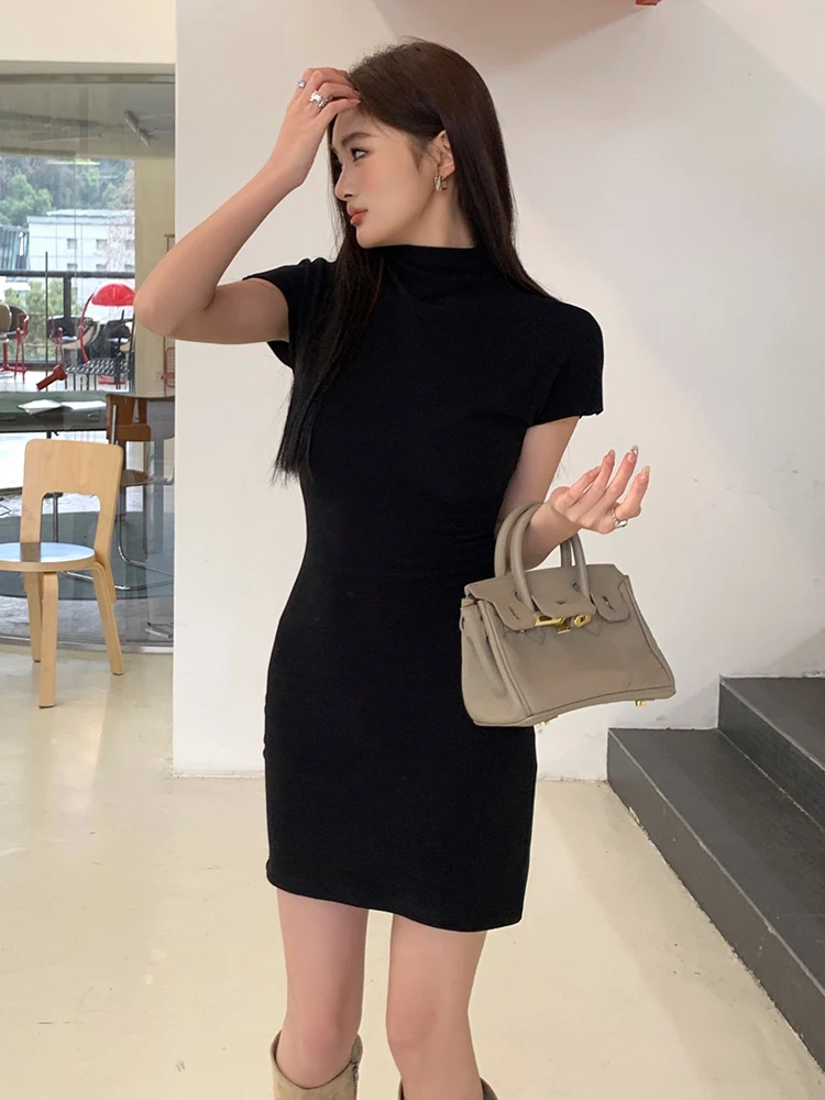 Женское облегающее платье с коротким рукавом, с ложным воротником
Женское облегающее платье с коротким рукавом, с ложным воротником