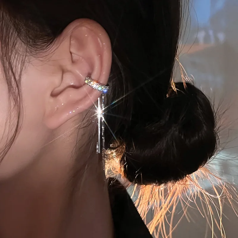 New Silver Color Crystal Tassel Cuff Ear Clip Earring For Women Shiny Rhinestone Chain fake piercing Jewelry clip on earrings
New Silver Color Crystal Tassel Cuff Ear Clip Earring For Women Shiny Rhinestone Chain fake piercing Jewelry clip on earrings