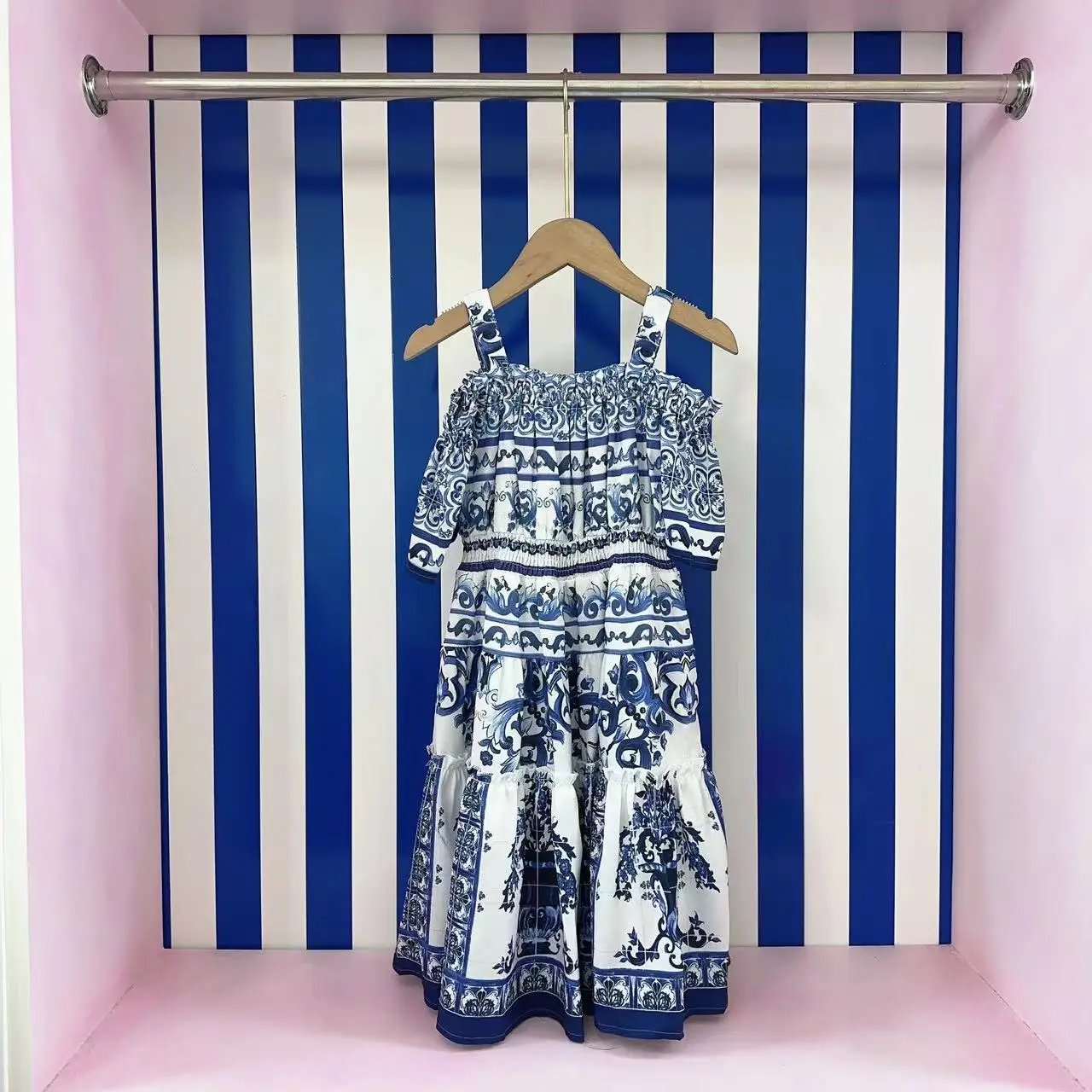 Girls Dresses Summer Designer Children's Clothing Short sleeve Suspender Floral Teen Girls Princess Dress For Kids Girl Clothes
Girls Dresses Summer Designer Children's Clothing Short sleeve Suspender Floral Teen Girls Princess Dress For Kids Girl Clothes