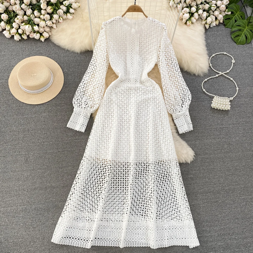 Женское кружевное платье с длинным рукавом-фонариком, средней длины 
Женское кружевное платье с длинным рукавом-фонариком, средней длины