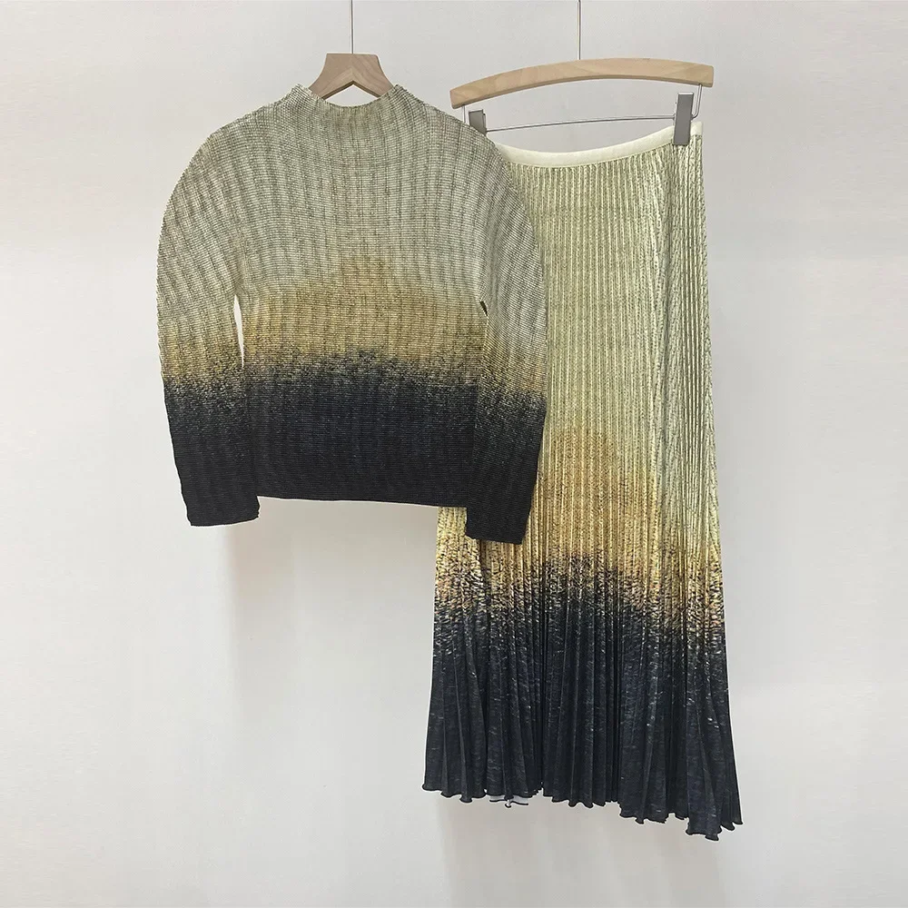 Miyake Original Design Pleated Suit Series 2023 Fall and Winter New Gradient Slim Top T-shirt High Waist Pleated Skirt Clothing
Miyake Original Design Pleated Suit Series 2023 Fall and Winter New Gradient Slim Top T-shirt High Waist Pleated Skirt Clothing